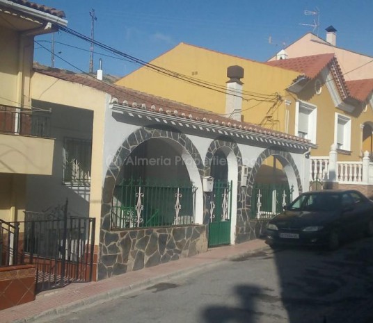 Town House met 6 slaapkamers in Cullar de Baza